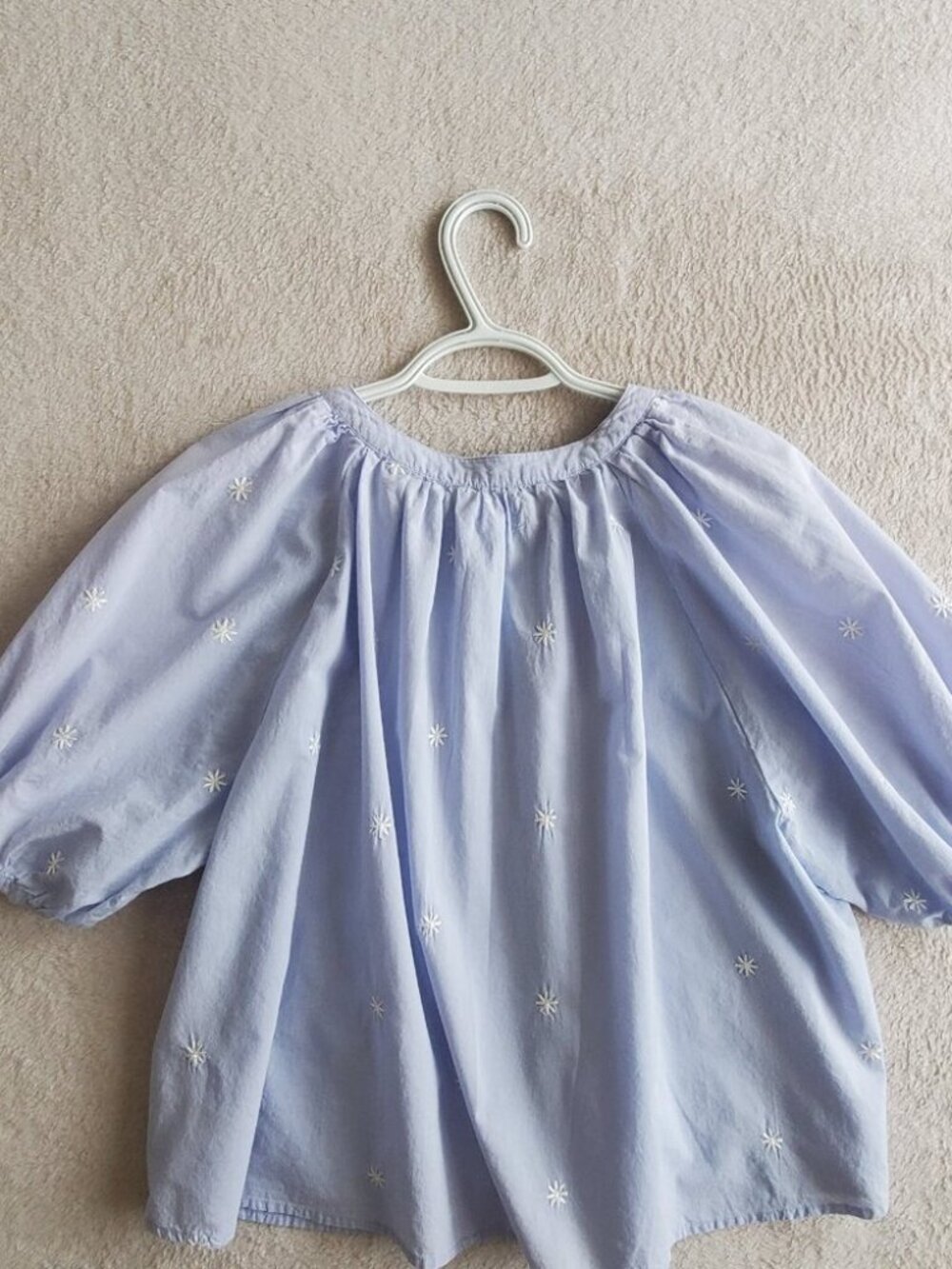Velvet by Graham & Spencer Button Down Blue Embroidered Blouse Coastal Beach Top - Picture 6 of 9